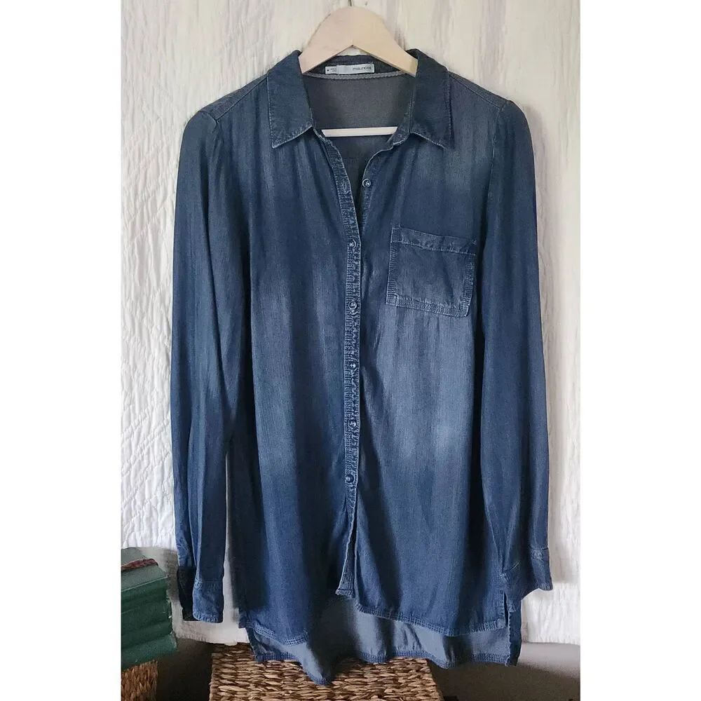 U30 Maurices denim button-up shirt women's lightly distressed long sleeved